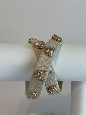 Vintage Joan Boyce Cream Textured Faux Leather Leopard Head Wrap Bracelet/Collar